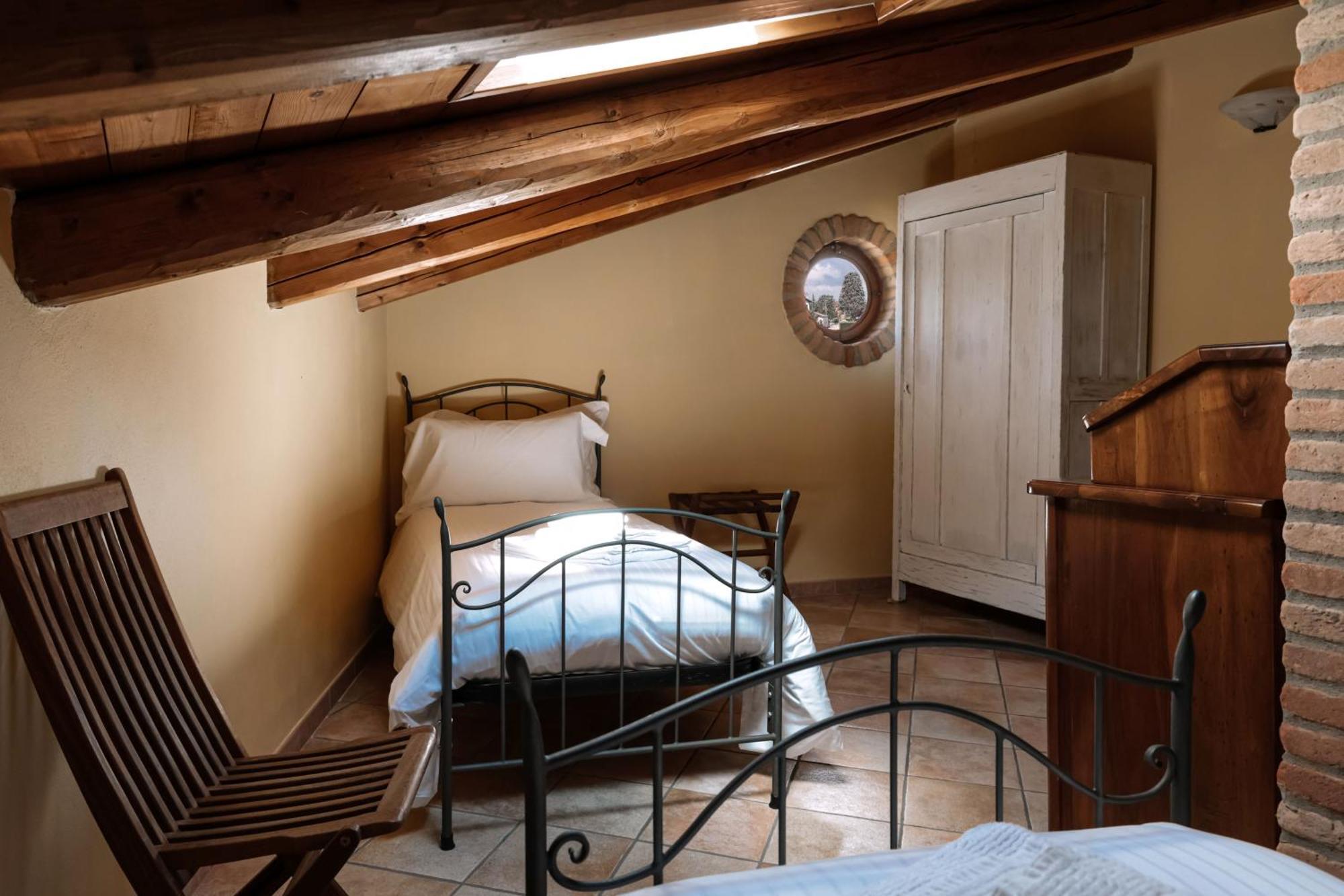La Cantinella Country House La Morra Luaran gambar