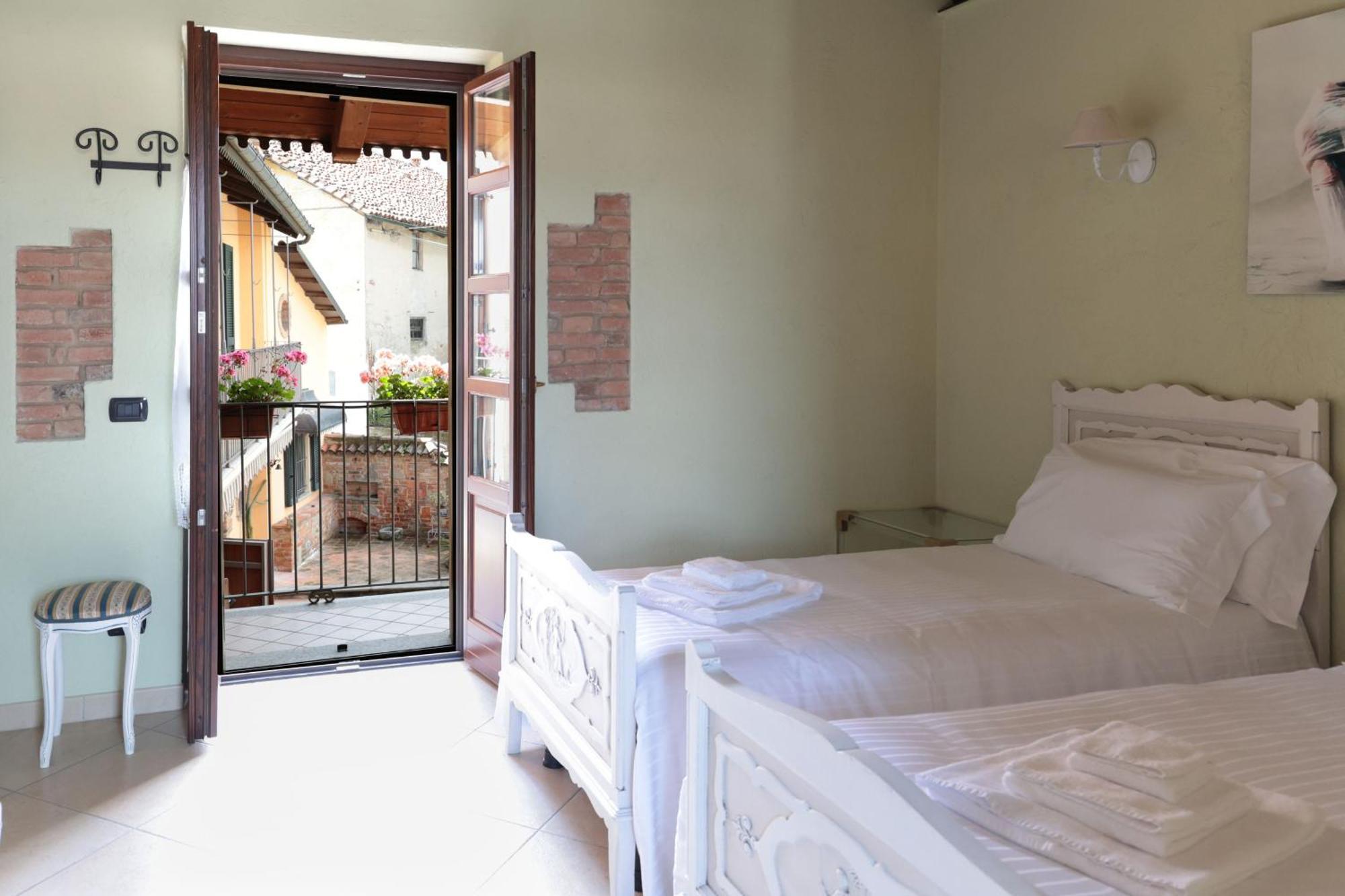 La Cantinella Country House La Morra Luaran gambar
