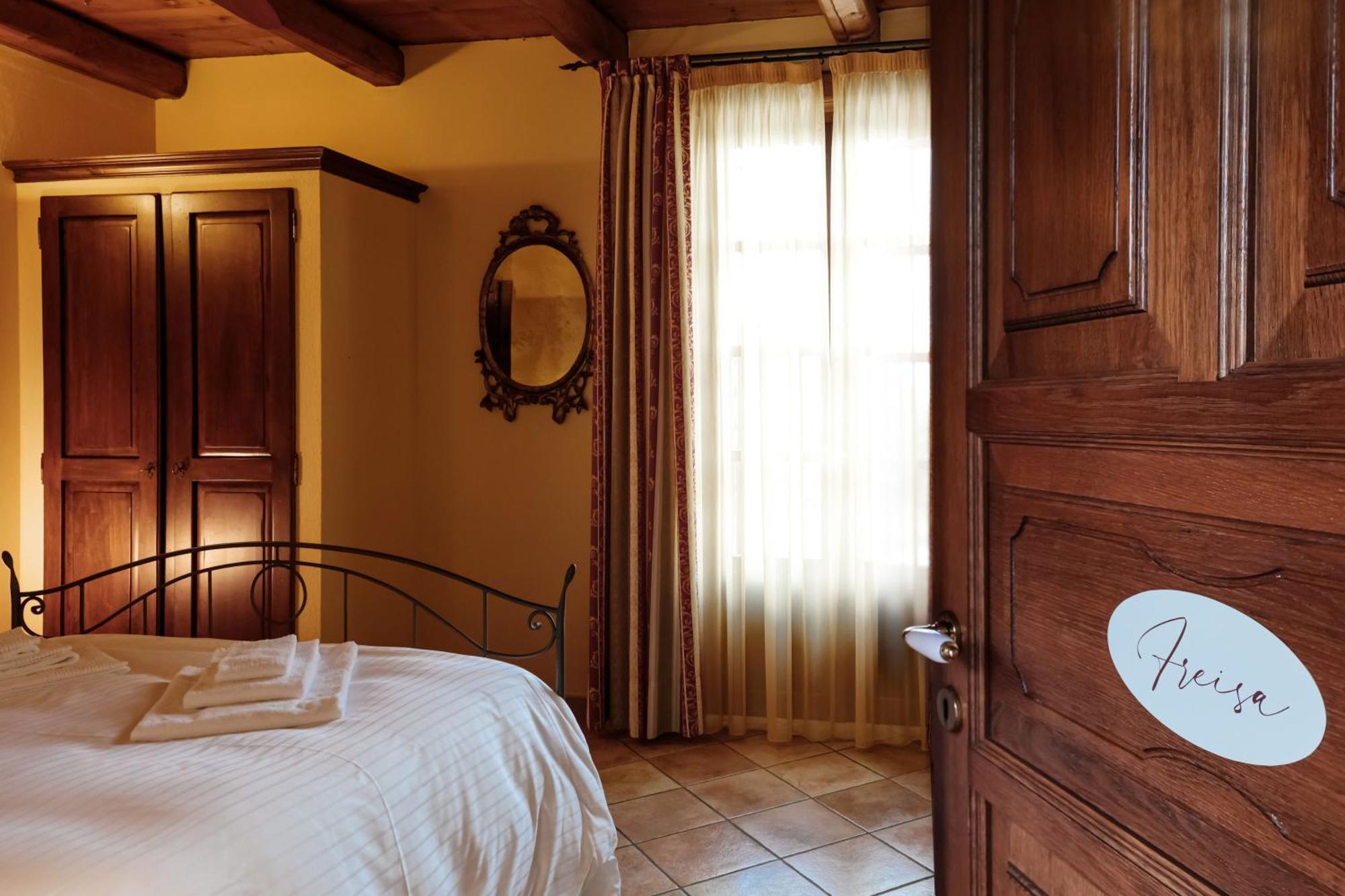 La Cantinella Country House La Morra Luaran gambar