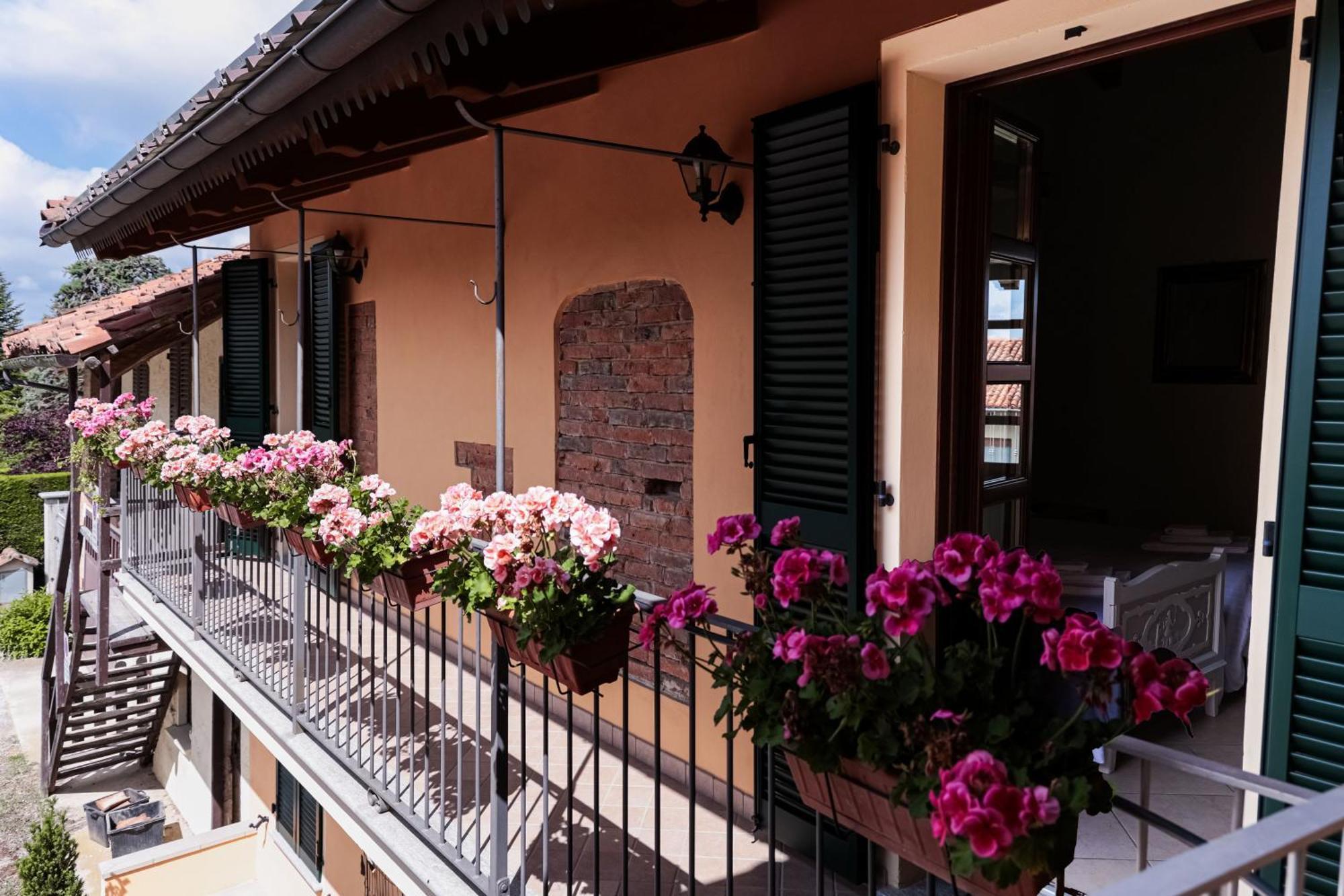 La Cantinella Country House La Morra Luaran gambar