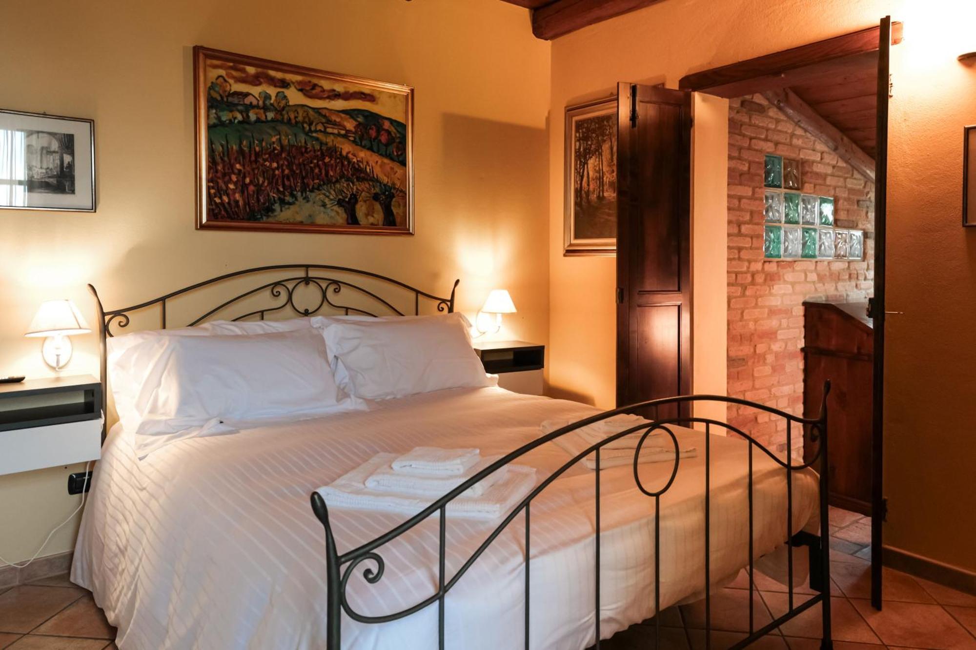 La Cantinella Country House La Morra Luaran gambar