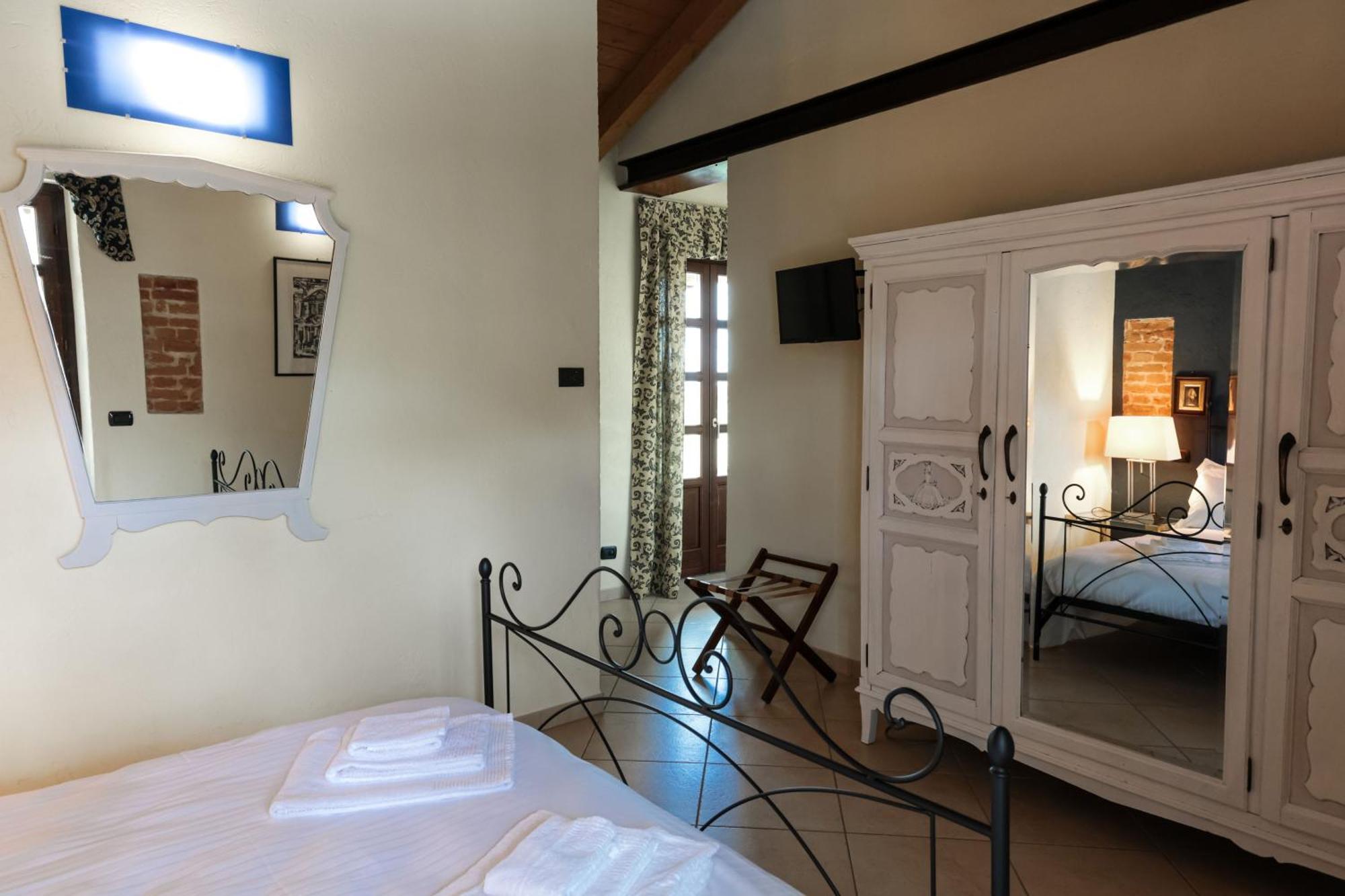 La Cantinella Country House La Morra Luaran gambar