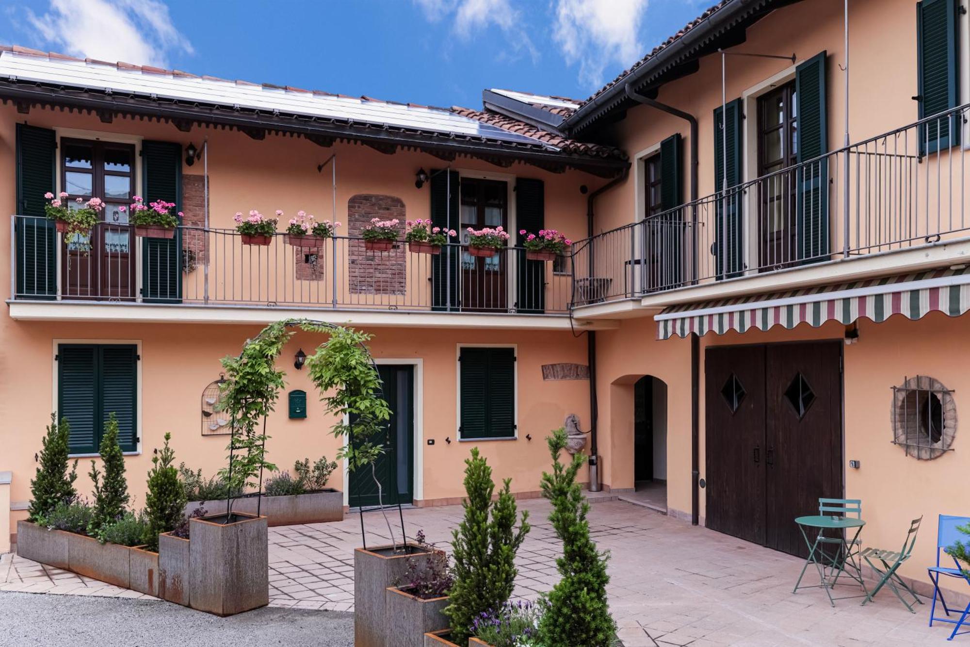 La Cantinella Country House La Morra Luaran gambar